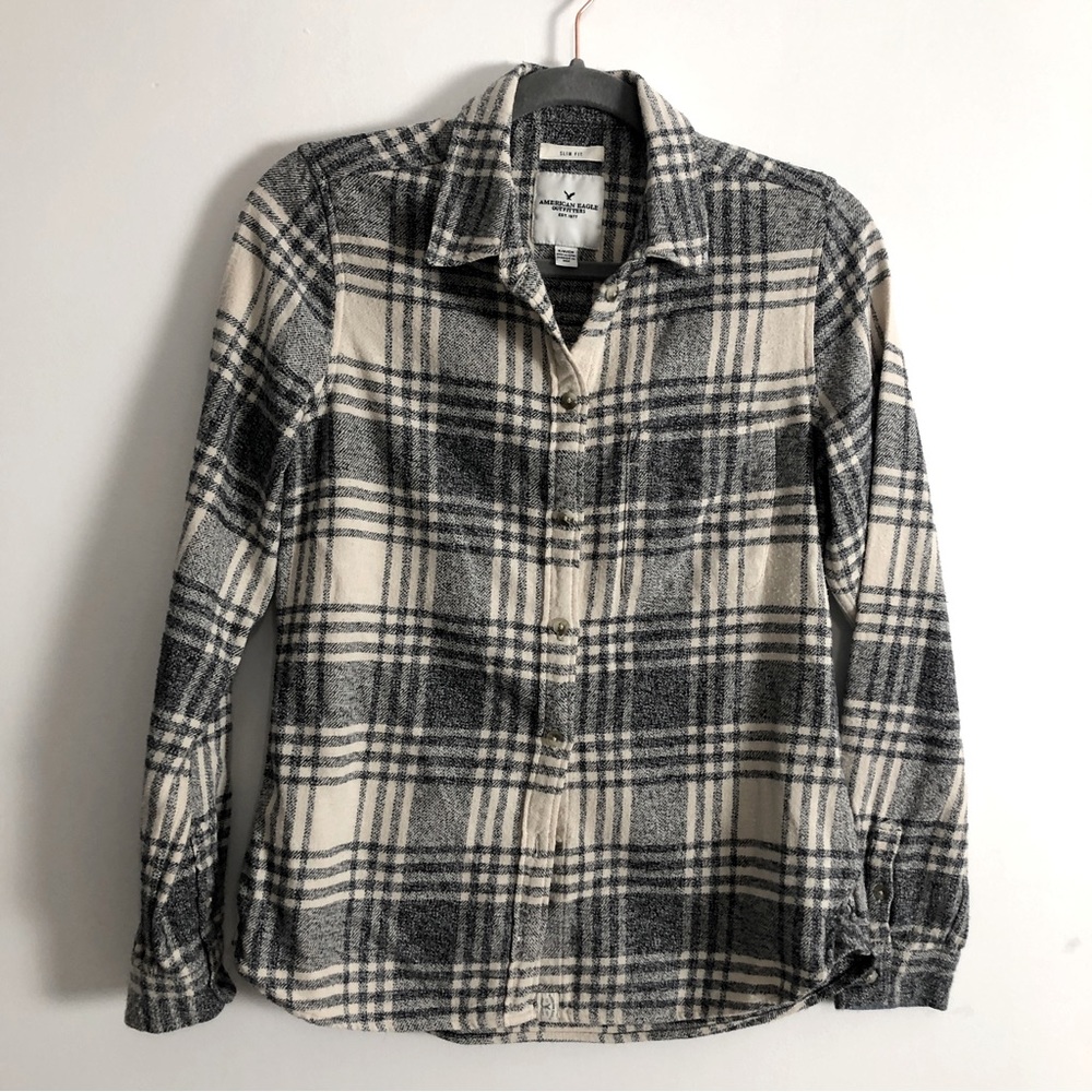 American Eagle Outfitters flannel grey/cream plaid button up shirt women size S